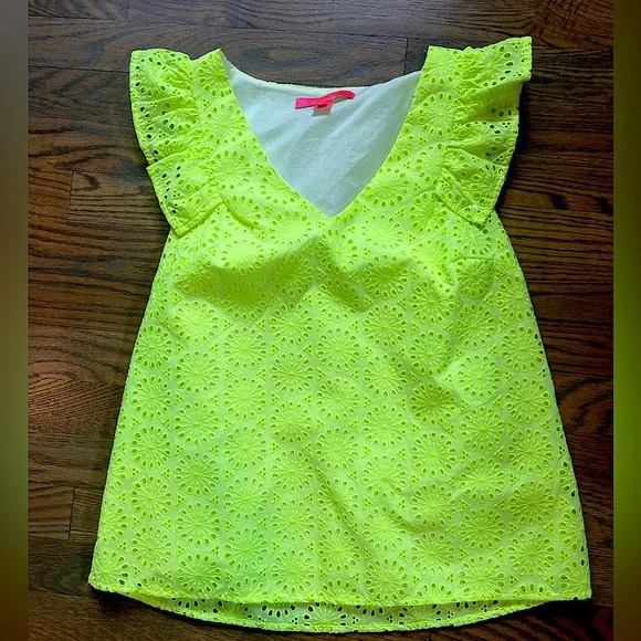 LILLY PULITZER LINA EYELET TOP in BRIGHT LIME - Picture 1 of 3